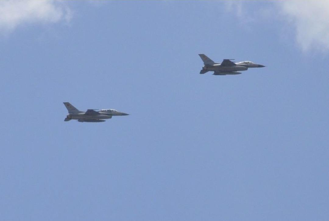 Jetler Şehre Yakın U&ccedil;unca Belediye Anons Yaptı