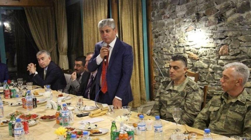 Vali Doğan İftarda Korucularla Bir Araya Geldi