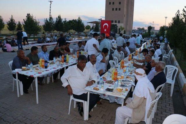 Ayhan Meclis Üyeleri Ve Muhtarlarla İftarda Buluştu 2