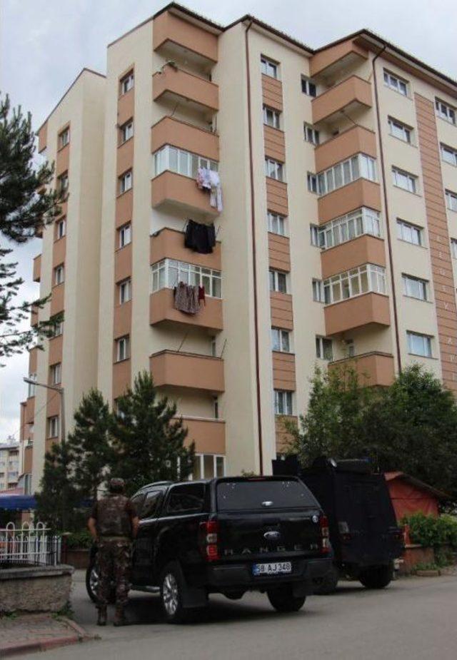 Apartmanda Ateş Eden Kadın Için Polisin Bekleyişi Sürüyor