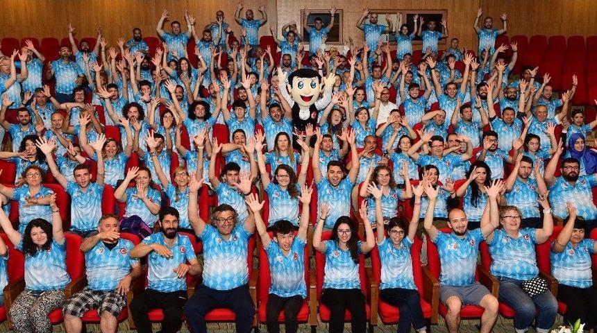 G&ouml;n&uuml;ll&uuml;ler Engelleri Aşmaya Hazır