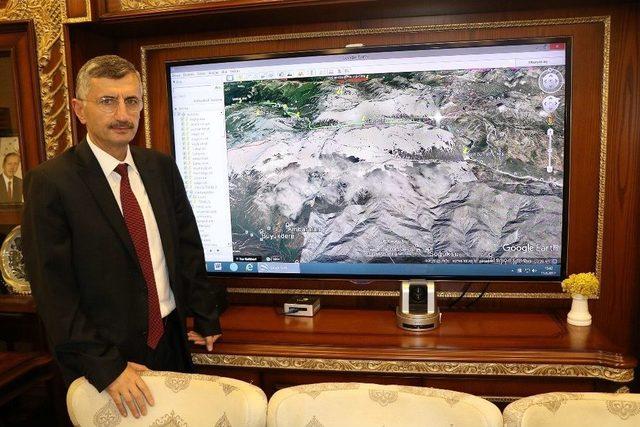 Vali Bektaş "ovit T&uuml;neli İnşaatında Betonlama &Ccedil;alışmasının Y&uuml;zde 90&rsquo;ı Tamamlandı" 3