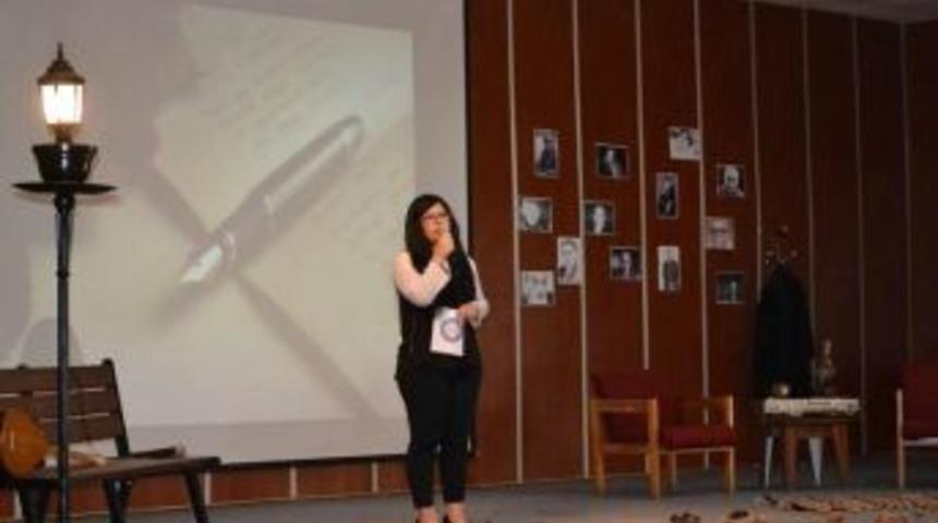 &Ouml;ğretmenlerden Şiir Dinletisi