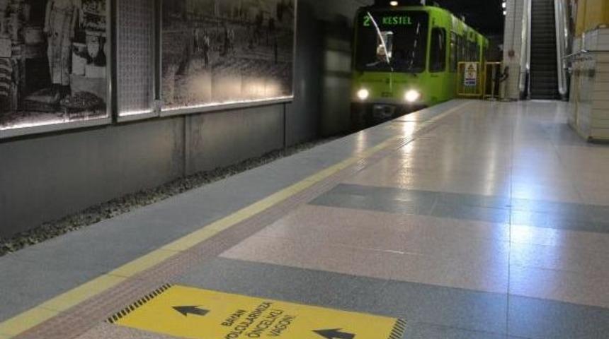 Bursa'da &lsquo;Kadın &Ouml;ncelikli Vagon&rsquo;A Akademik Odalardan Tepki