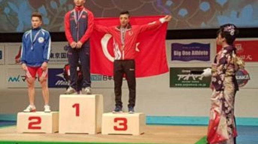 Gençler Dünya Halter Şampiyonası'nda Bronz Madalya