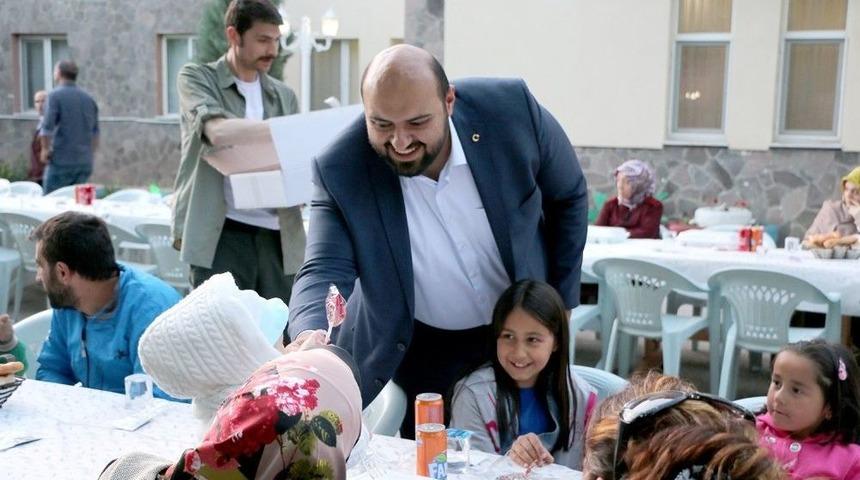 Aziziye’de Şehit Aileleri Ve Gaziler İftar Sofrasında Buluştu