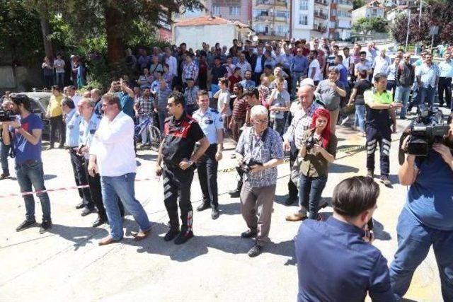 Freni Boşalan Vinç Sağlık Ocağına Daldı: 1 Ölü (2)