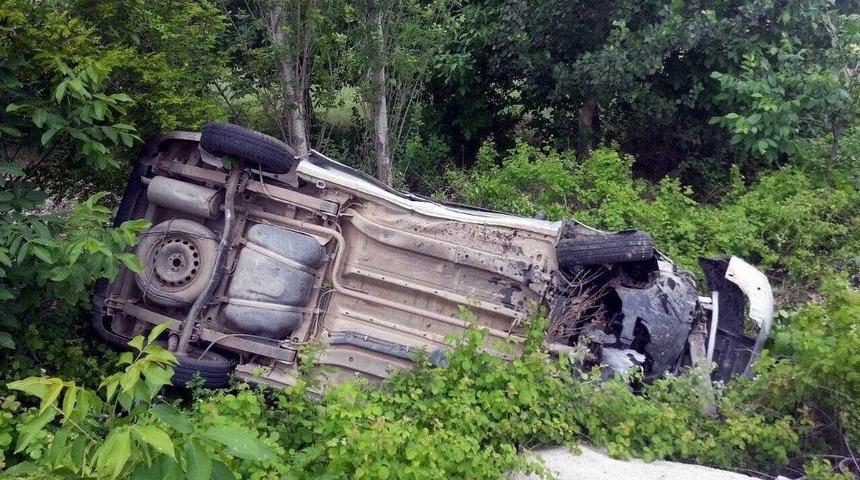 Otomobil Ağa&ccedil;lık Alana Devrildi: 1 Yaralı