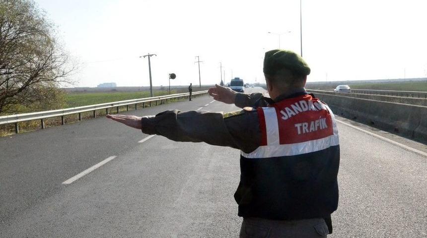 Jandarma Su&ccedil;lulara G&ouml;z A&ccedil;tırmıyor