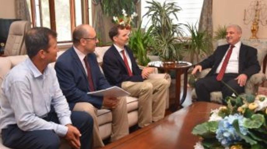 Vali G&uuml;ven&ccedil;er Kaymak&ccedil;ı Arkeoloji Projesi Ekibini Ağırladı