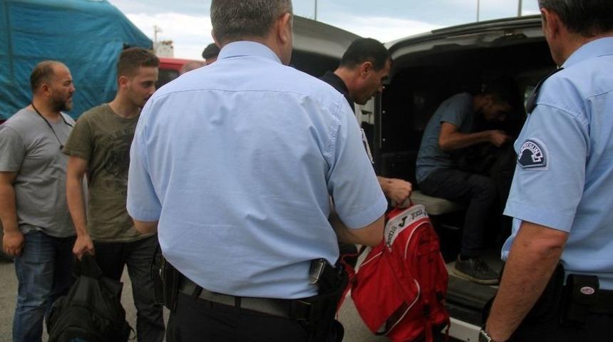 Durdurulan Tırın Kasasından M&uuml;lteci &Ccedil;ıktı