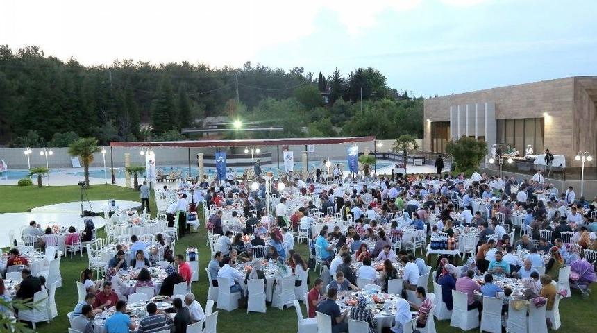 Hk&uuml; Personeli İftar Yemeğinde Bir Araya Geldi