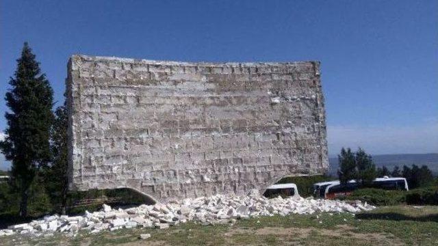 Tarihi Gelibolu Yarımadası'ndaki Kitabeler Yenileniyor