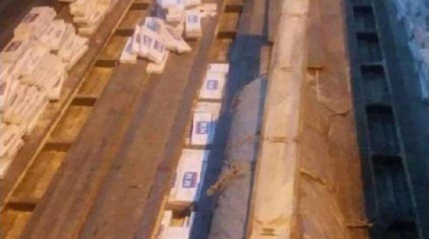 Tır Dorsesinde 15 Bin 300 Paket Ka&ccedil;ak Sigara