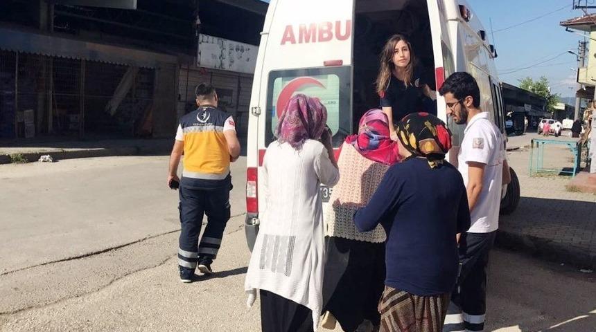 Mobilya At&ouml;lyesinde &Ccedil;ıkan Yangında 4 Kişi Zehirlendi