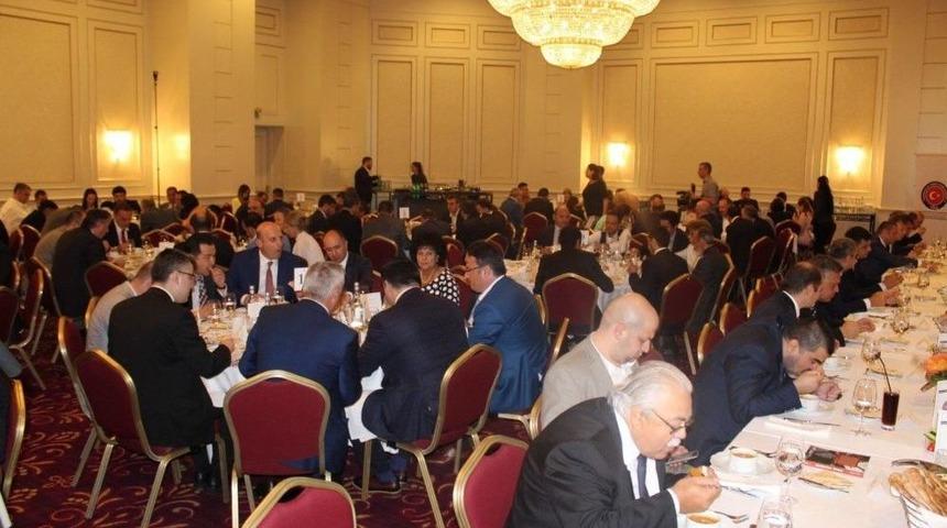 Tika&rsquo;nın Romanya&rsquo;daki İftar Sofrası B&uuml;y&uuml;k İlgi G&ouml;rd&uuml;