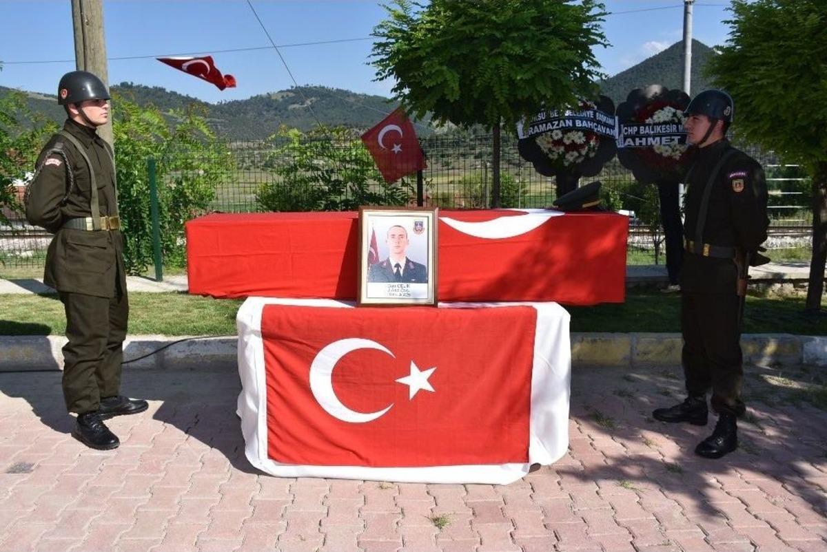 Astsubay &Ccedil;elik Son Yolculuğuna Uğurlandı