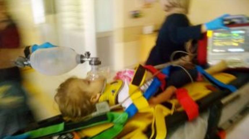 &Uuml;&ccedil;&uuml;nc&uuml; Kattan D&uuml;şen &Ccedil;ocuk Ağır Yaralandı