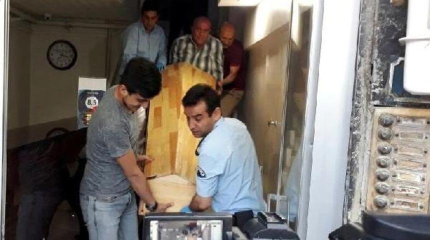 Kaldığı Otel Odasında &Ouml;l&uuml; Bulundu