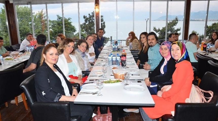 Hastane &Ccedil;alışanları İftarda Buluştu