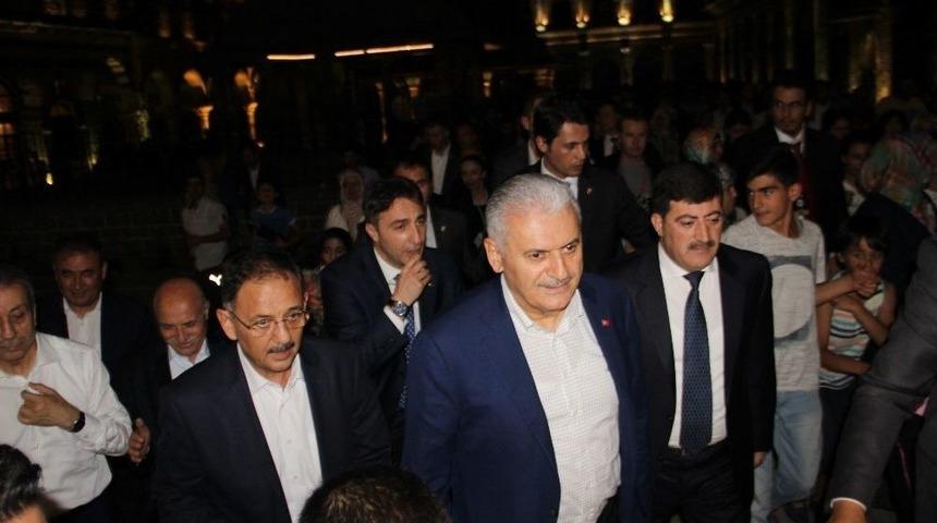 Başbakan Yıldırım Teravih Namazını Ulucami&rsquo;de Kıldı