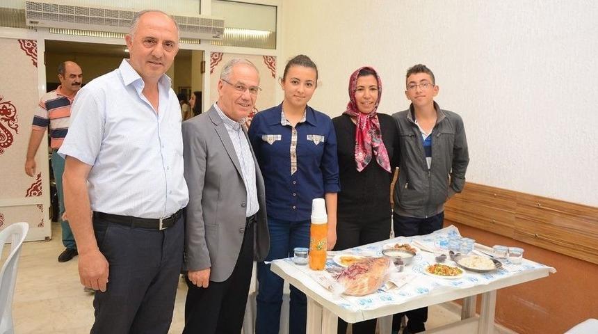 Başkan Acar&rsquo;dan Belediye Personeline İftar Yemeği