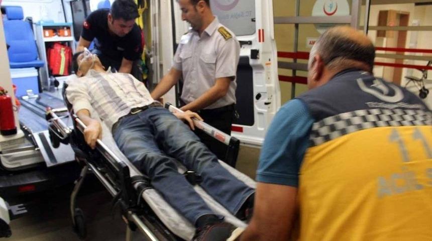 Tır İle Otomobil &Ccedil;arpıştı: 3 Yaralı