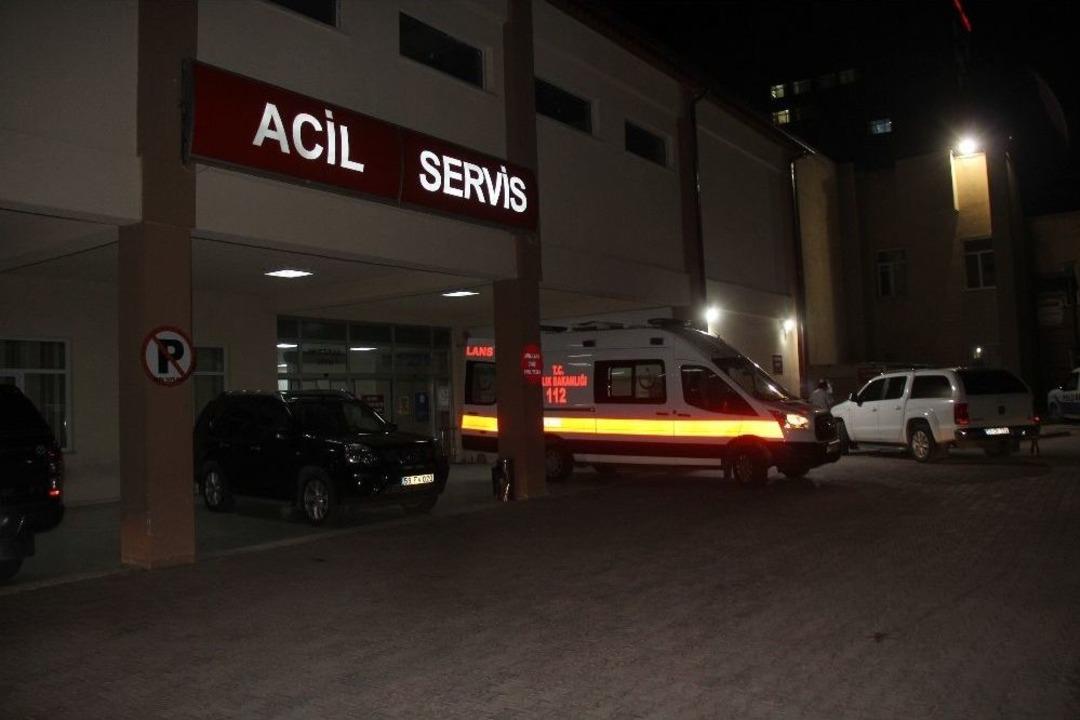 Silahın Kazayla Ateş Almasıyla 3 &Ouml;zel Harekat Polisi Yaralandı