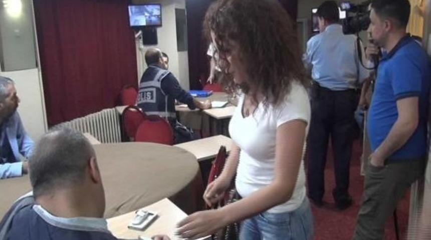 Derneklere Kumar Operasyonu