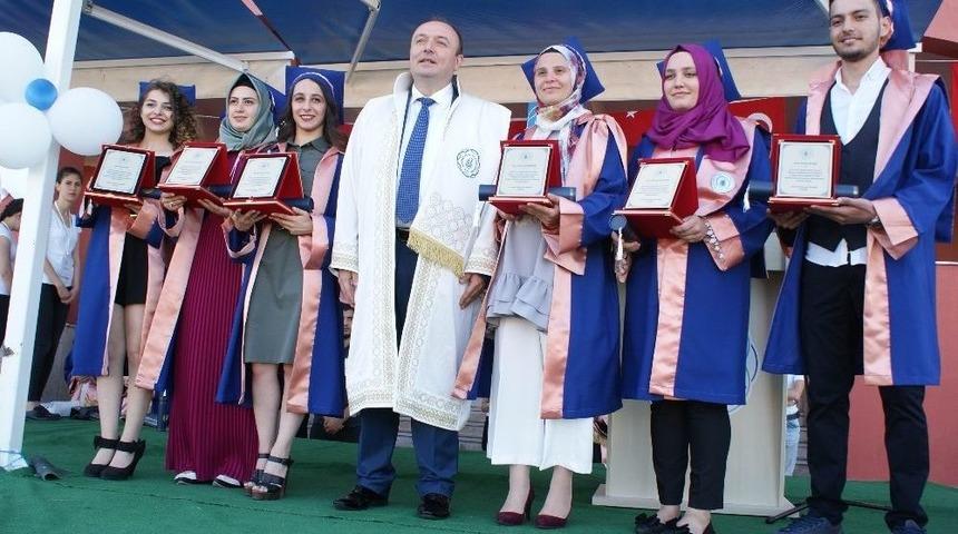 Manyas Myo&rsquo;da Mezuniyet Heyecanı