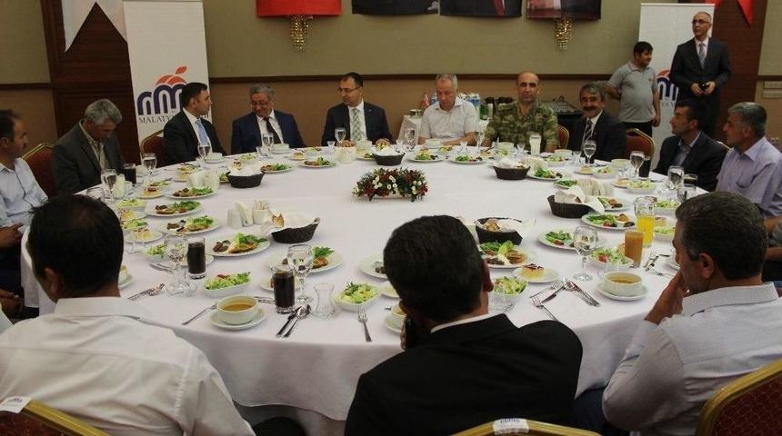 Vali Toprak Koruculara İftar Verdi
