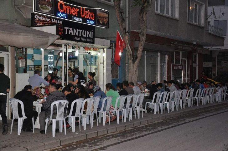 (özel Haber) Dükkanı Küçük Gönlü Büyük Esnaf G4