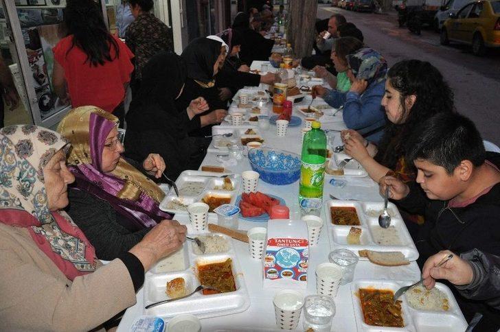 (özel Haber) Dükkanı Küçük Gönlü Büyük Esnaf G5