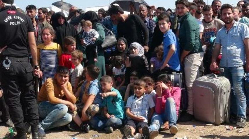 &Uuml;lkesine D&ouml;nen Suriyeli Sayısı 15 Bini Aştı