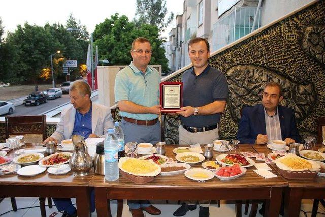 Birecik İl&ccedil;e Jandarma Komutanına Veda Yemeği 1