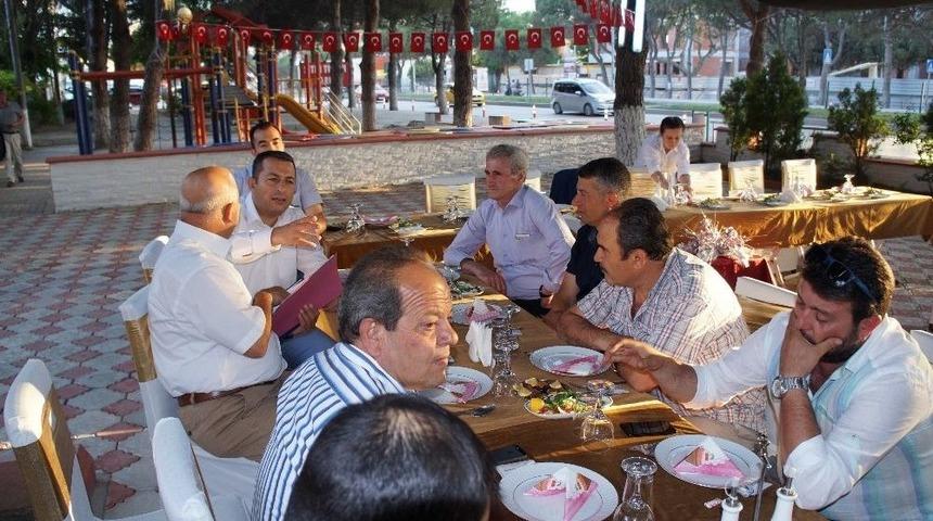 Lapsekili Muhtarlar İftarda Buluştu