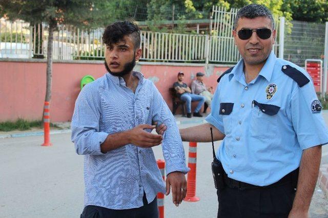 Suriyeli Gen&ccedil;, Beraber Ka&ccedil;tığı Kızın Ailesi Tarafından Darp Edildi 1