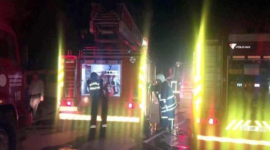 Marangoz At&ouml;lyesinde Yangın