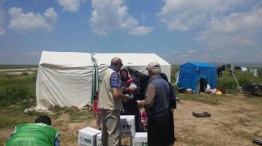 Aslanapa&rsquo;da &Ccedil;alışan Mevsimlik İş&ccedil;ilere İhh Yardımı