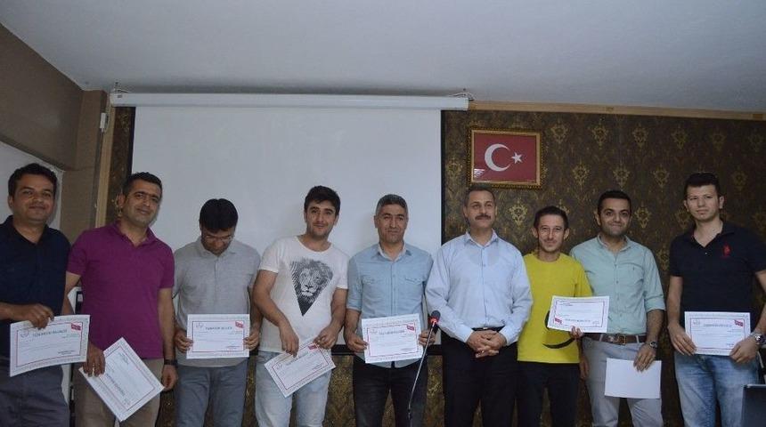 Besni’de Başarılı Öğretmenlere Teşekkür Belgesi