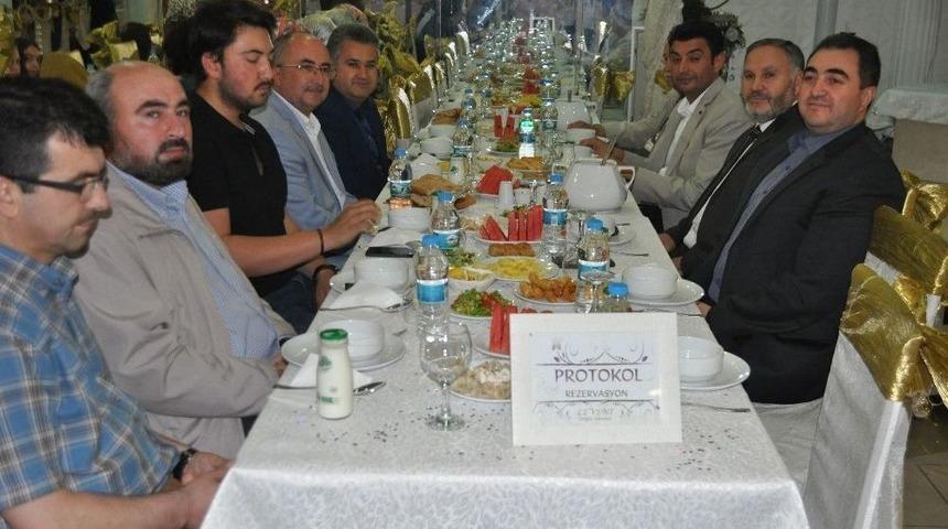 Tavşanlı Müftülüğünden Kur’an Kursu Öğrencileri, Şehit Aileleri Ve Gazilere İftar