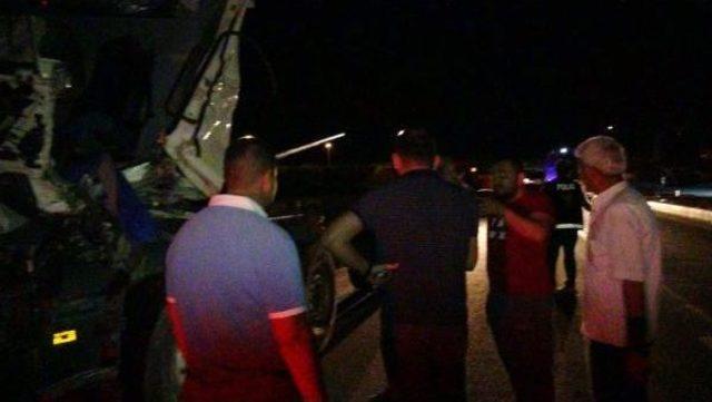 Polis Noktasında Zincirleme Kaza: 1 Yaralı 3