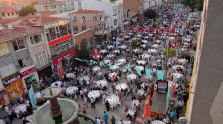 Edirne&rsquo;de Kadir Gecesi&rsquo;nde Aynı İftar Sofrasında Buluşacak