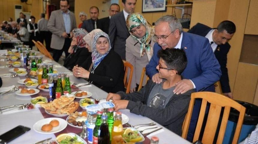 K&uuml;tahya Valiliğinden Gaziler Ve Ailelerine İftar