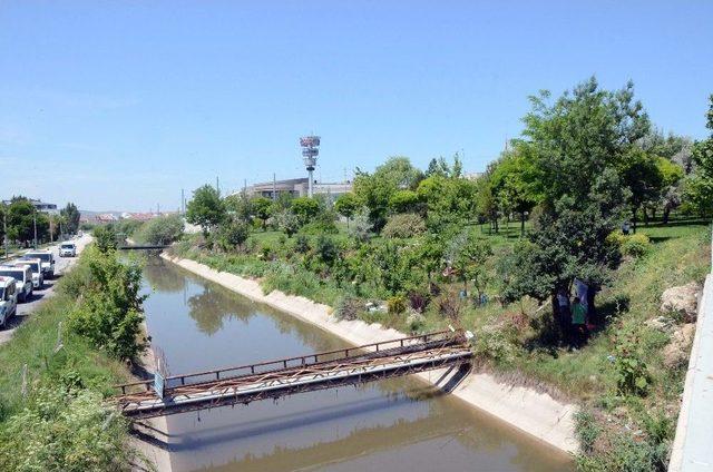 Eskişehir’de Elleri İple Bağlı Erkek Cesedi Bulundu