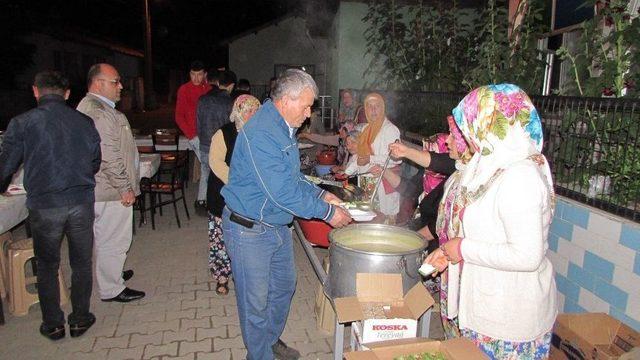 K&ouml;y Gen&ccedil;lerinden K&ouml;y Halkına Sahur 1