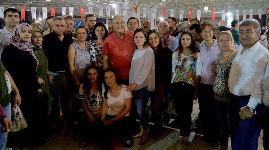 Kızıltoprak İftarında G&ouml;n&uuml;lden &Ccedil;alıştılar