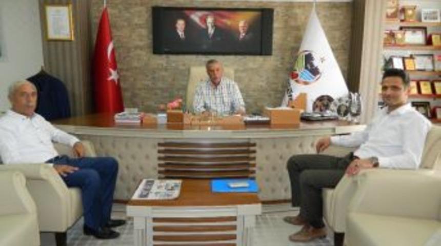 &Ccedil;elikhan Kaymakamı Ve Belediye Başkanından K&uuml;&ccedil;&uuml;k&rsquo;e Ziyaret