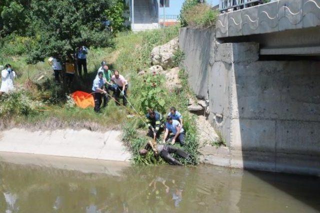 Eskişehir'de Sulama Kanalında Elleri Bağlı Erkek Cesedi Bulundu