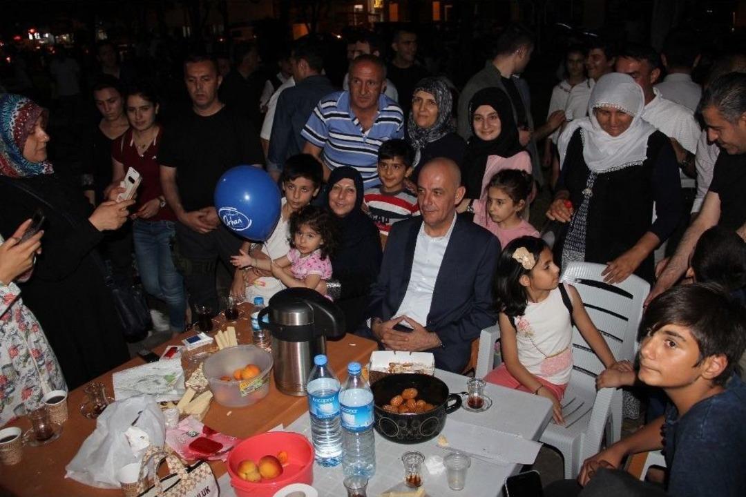 Batman&rsquo;a Atanan Belediye Başkan Vekili Hizmete Doymuyor